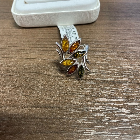 Sterling Silver Ring with Amber Accents Leaf Design size 7 - Picture 3 of 4